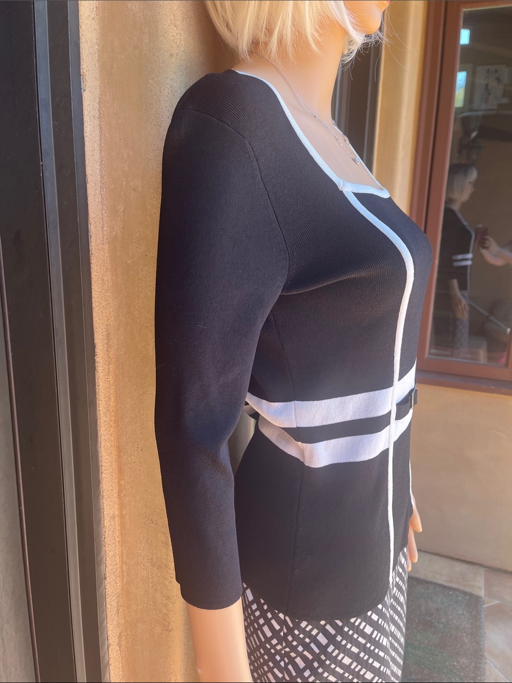 Cable & Gauge Black Knit Long-Sleeve Top with White Trim - Picture 4 of 7